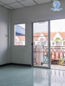 *****ทาวน์เฮ้าส์มือสอง ม.รินทิชา แพรกษา เนื้อที่กว้าง 17 ตร.ว. พร้อมฟังก์ชัน 2 ห้องนอน 2 ห้องน้ำ ที่จอดรถ 1 คัน บนทำเลแห่งการเดินทาง เชื่อมต่อ ถ.แพรกษา ถ.สุขุมวิท และถ.เทพารักษ์ ใกล้ทางด่วน "เทพารักษ์"